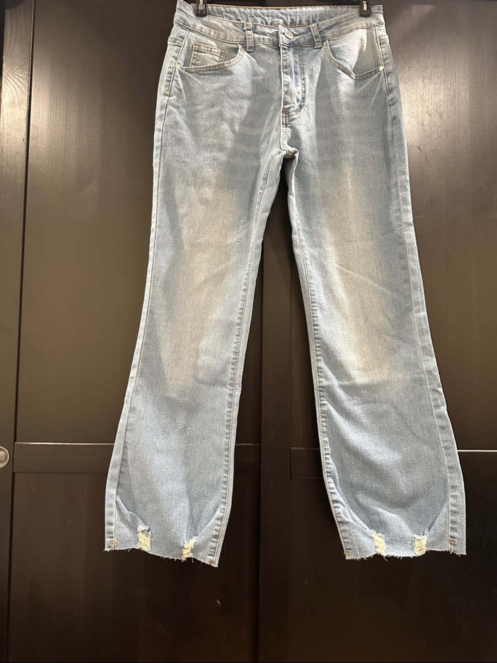 Light Wash Wide-Leg High-Rise Jeans with Raw Hem